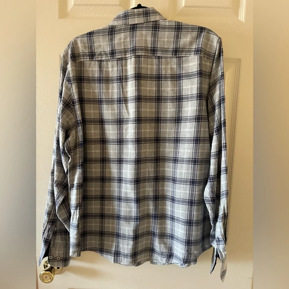 UNTUCKit button down shirt • Mens Large